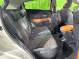 コンパクトカーですが、セカンドシートは十分な広さがあり快適にお乗りいただけます♪シートを倒して大きな荷物を積んだりと、用途の幅が広い1台です。