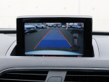 バックカメラ駐車時、後退時に後方を確認する事ができる安全快適装備になります映像だけでなくセンサーにより障害物の距離もドライバーに直感的に伝えてくれる機能になります。