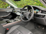 Audiのインテリアはエクステリア同様、優れたデザイン性とクオリティ、そして機能性を兼ね備えております。