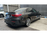 メルセデス・ベンツの定める厳しい基準をクリアしたお車のみをご案内させて頂きます。納車前整備はメーカー規定に基づき100項目にも及ぶ点検を熟練のメカニックによって行いご納車させて頂きます。