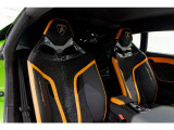Orange CCB brakes calipersMatt Black Roof rails Style package - Grigio Titans mattSport seats (bi-shell) Cupholder and Smoker package (Apple CarPlay & Android Auto)Rear view camera
