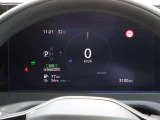 【メーターパネル】素早く車の情報が読み取れる、視認性に優れたシンプルなデザインのメーターパネルです。
