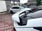 【大型リヤスポイラー】スポーツカーらしさがグッと引き立つ大型リヤスポイラーを装着♪高速走行時のスタビリティ(走行安定性)向上に役立ちます。