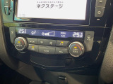 【左右独立型フルオートエアコン】運転席と助手席でそれぞれお好みの温度に設定可能。同乗者にも配慮した、快適な空調をお届け致します。