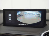 【バックカメラ】駐車が苦手な方でも安心してお乗りいただけます。リバース連動で画面が切り替わるのでとっても便利です。
