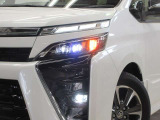 LEDヘッドライトです。デザイン性がよくとても明るいので、夜間の走行や悪天候でも安心です。しかも長寿命!