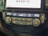 【左右独立型フルオートエアコン】運転席と助手席でそれぞれお好みの温度に設定可能。同乗者にも配慮した、快適な空調をお届け致します。
