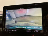 バックギアに入れると、このように後方が映し出されます!駐車の際とても安心!便利!最終確認はご自身の目と耳で必ず行ってください!