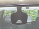 【エマージェンシーブレーキ】走行中に前方の車両等を認識し、衝突しそうな時は警報とブレーキで衝突回避と被害軽減をアシスト。より安全にドライブをお楽しみいただけます。
