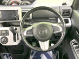 【純正革巻きステアリング】上質な革を使用することで、手にしっかり馴染みとても運転しやすいハンドルです♪