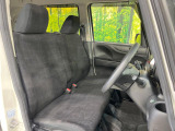 運転席シート廻りは使用感も少なく、良好な状態となっています。前オーナー様が丁寧に使っていたことがよくわかりますね。