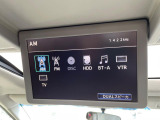 【後席モニター】家族や友人とお出かけする機会が多い方に大人気の後席モニターを装備!見やすい位置に画面がありテレビやDVDの視聴も快適!友達もお子様も、後席にしか乗らなくなるかも??