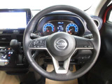 運転が楽しくなる明るく開放的な運転席まわりです。