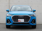 一目でAudiだと分かる特色を持つフロントマスク。