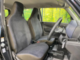 運転席シート廻りは使用感も少なく、良好な状態となっています。前オーナー様が丁寧に使っていたことがよくわかりますね。
