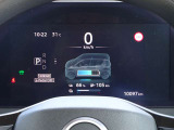 【メーターパネル】素早く車の情報が読み取れる、視認性に優れたシンプルなデザインのメーターパネルです。