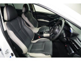 全車にサポート性を高めたスポーツシートを採用。運転する愉しさと、シートを通してクルマに守られている安心感を提供します。