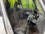 運転席シート廻りは使用感も少なく、良好な状態となっています。丁寧に使われていたことがよくわかりますね。
