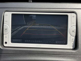 【バックモニター】バックカメラが装着されています。車庫入れが苦手な方もこれがあれば安心ですね