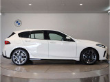 ご納車後も全国約200拠店のBMW正規ディーラーサービス工場にて保証対応いたします。お近くのBMW正規ディーラーをご案内の上、アフターメンテナンスをお受け頂けますので、安心してお乗りいただけます!!