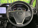 【純正革巻きステアリング】上質な革を使用することで、手にしっかり馴染みとても運転しやすいハンドルです♪