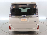 バックガイドモニターで、後方を確認しながら安心して駐車することができます。運転初心者も熟練者も必須の機能ですよ!