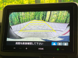【バックカメラ】駐車時に後方がリアルタイム映像で確認できます。大型商業施設や立体駐車場での駐車時や、夜間のバック時に大活躍!運転スキルに関わらず、今や必須となった装備のひとつです!