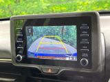 【バックカメラ】駐車時に後方がリアルタイム映像で確認できます。大型商業施設や立体駐車場での駐車時や、夜間のバック時に大活躍!運転スキルに関わらず、今や必須となった装備のひとつです!