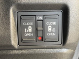 【両側パワースライドドア】スマートキーや運転席のスイッチで後席両側スライドドアの開閉が可能♪電動だから力を入れてドアを開ける必要が無く、小さなお子様でも簡単に開け閉めでき快適です♪