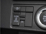 ◆片側電動スライドドア◆狭い駐車場でも乗り降りが楽々♪お子様が隣の車にドアを当ててしまう心配もございません!小さなお子様連れの方もこれで安心。
