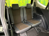 床下収納式のサードシートです。座席部分をコンパクトに収納でき、広大な荷室スペースとしてお使いいただけます!乗車人数や荷物の量など利用シーンに合わせて3列目を有効活用でき、とっても便利♪