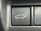 【パワーバックドア】スマートキーや運転席のボタンを押すだけでリアゲートが自動で開閉します!荷物を持っている時や、高い位置にあるバックドアを閉める際に便利な機能です♪