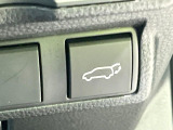 【パワーバックドア】スマートキーや運転席のボタンを押すだけでリアゲートが自動で開閉します!荷物を持っている時や、高い位置にあるバックドアを閉める際に便利な機能です♪