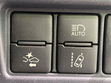 【アダプティブハイビーム】遠くまで明るく照らすハイビームを先行車や対向車に照射しない様、自動で調整!毎回手動で切り替える必要がなく、夜間走行時のストレスも軽減。安全性向上にも寄与します。