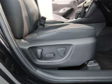 パワーシート搭載。微妙な調整が手軽にでき、ピッタリなポジションで運転することが可能です。