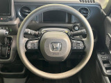【ステアリングスイッチ】運転中、前方から目線をそらすことなく、オーディオ等の操作が可能な便利機能!安心&快適なドライブを演出してくれます♪
