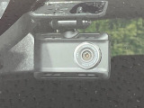 【ドライブレコーダー】ドライブレコーダー装備!走行中はもちろん、あおり運転や事故に遭遇した際、映像で記録し、万一のリスクに備えます。※記録用SDカードはお客様ご自身でご準備いただく必要があります。