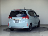 バックカメラが付いているのでバックでの車庫入れも安心です。