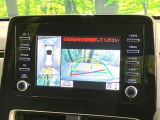 【パノラミックビューモニター】専用のカメラにより、上から見下ろしたような視点で360度クルマの周囲を確認することができます☆死角部分も確認しやすく、狭い場所での切り返しや駐車もスムーズに行えます。