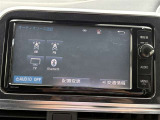 嬉しい装備です♪フルセグTV・DVD再生・Bluetoothオーディオに対応しています!!