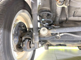 お車を安心してお乗りいただく為には、足回りの定期点検が欠かせません。サービスサポート(有償保証)では無料点検もご提供しており、安心のカーライフをお過ごしいただけるサポート体制が整っています。