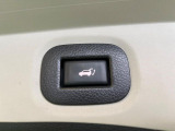 【パワーバックドア】スマートキーや運転席のボタンを押すだけでリアゲートが自動で開閉します!荷物を持っている時や、高い位置にあるバックドアを閉める際に便利な機能です♪