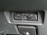 高速道路の料金所もスムーズに通過できるETC。阪神高速はETC使用時に距離料金でお得になります!ビルトインタイプですので、綺麗にスッキリ収まっています。