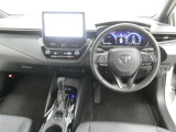運転席からの視界はこんな感じです☆お気軽にご来店いただき、実際に座って是非お確かめください。ドライバーに寄り添う快適な操作フィールをもたらすステアリングです。
