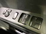 【電動格納ミラー】ボタン一つでドアミラーの開閉が楽々に♪