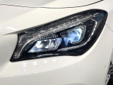 ●LEDヘッドライト:夜間走行時も良好な視界を確保し安心して運転できる高輝度LEDヘッドライトを装備!点灯速度が早く、消費電力も抑えられています。