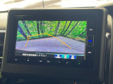 【バックカメラ】駐車時に後方がリアルタイム映像で確認できます。大型商業施設や立体駐車場での駐車時や、夜間のバック時に大活躍!運転スキルに関わらず、今や必須となった装備のひとつです!