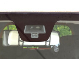 【レーダーブレーキサポート】走行中に前方の車両等を認識し、衝突しそうな時は警報とブレーキで衝突回避と被害軽減をアシスト。より安全にドライブをお楽しみいただけます。
