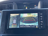 パノラミックビューモニター付きです。車両を上から見たような映像をディスプレイオーディオ画面に表示。運転席からの目視だけでは見にくい、車両周辺の状況をリアルタイムでしっかり確認できます。