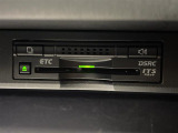 【ETC】有料道路を利用する際に料金所で停止することなく通過できる、ETC車載器(ノンストップ自動料金収受システム機器)が装備されています。セットアップを行うことで利用可能になります。
